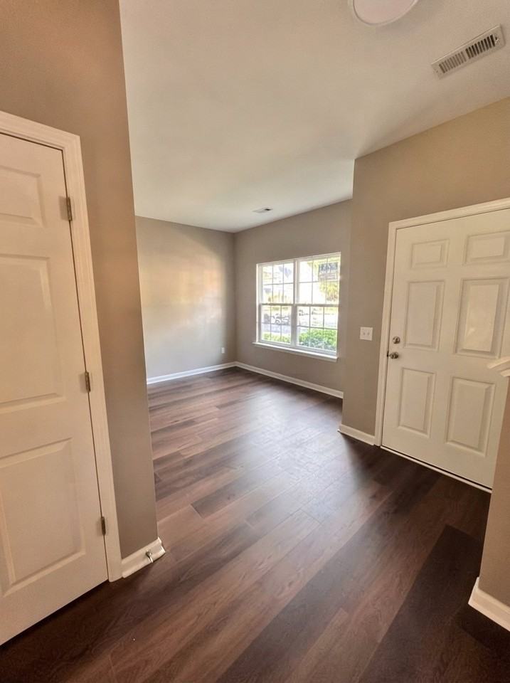 1245 Liberty Bell Ct - Photo 7 of 12