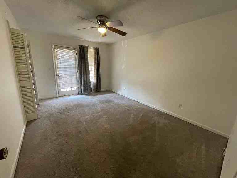 106 Kimeran Ln #D - Photo 3 of 6