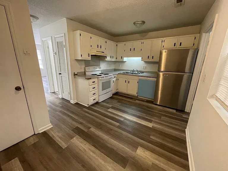 106 Kimeran Ln #D - Photo 4 of 6