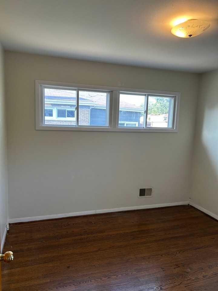 8837 Belleforte Ave - Photo 5 of 13