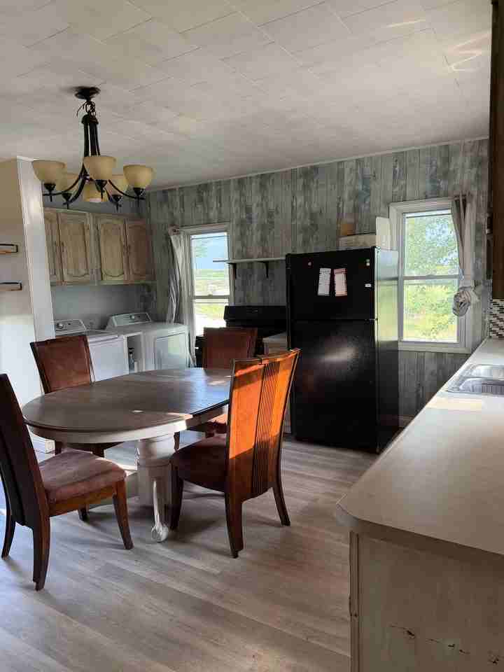 17945 Grundy Rd - Photo 3 of 12