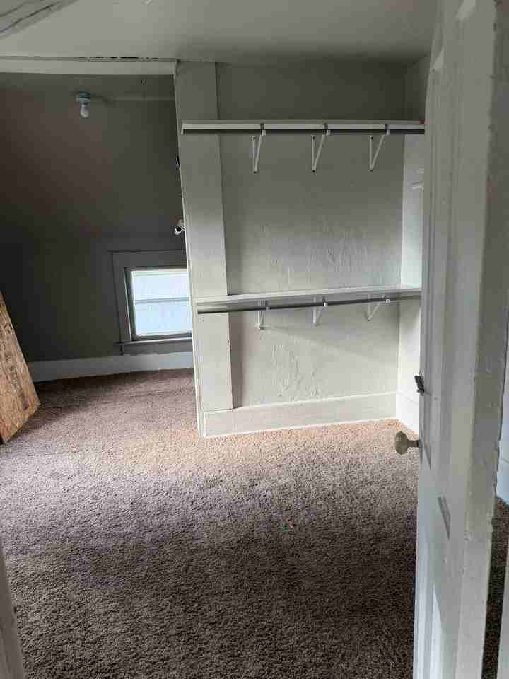 17945 Grundy Rd - Photo 7 of 12