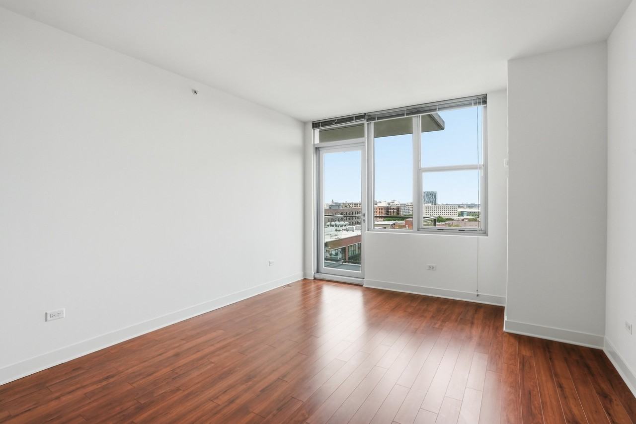 1314 N Wells St - Photo 2 of 8