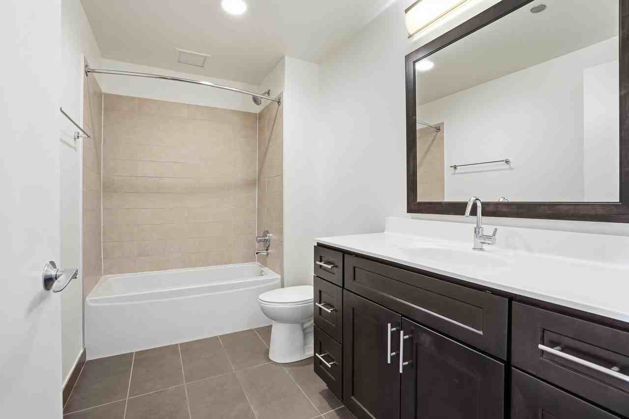 1314 N Wells St - Photo 3 of 8