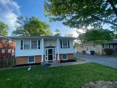 1411 Mcdonald Ave - Photo 2 of 12