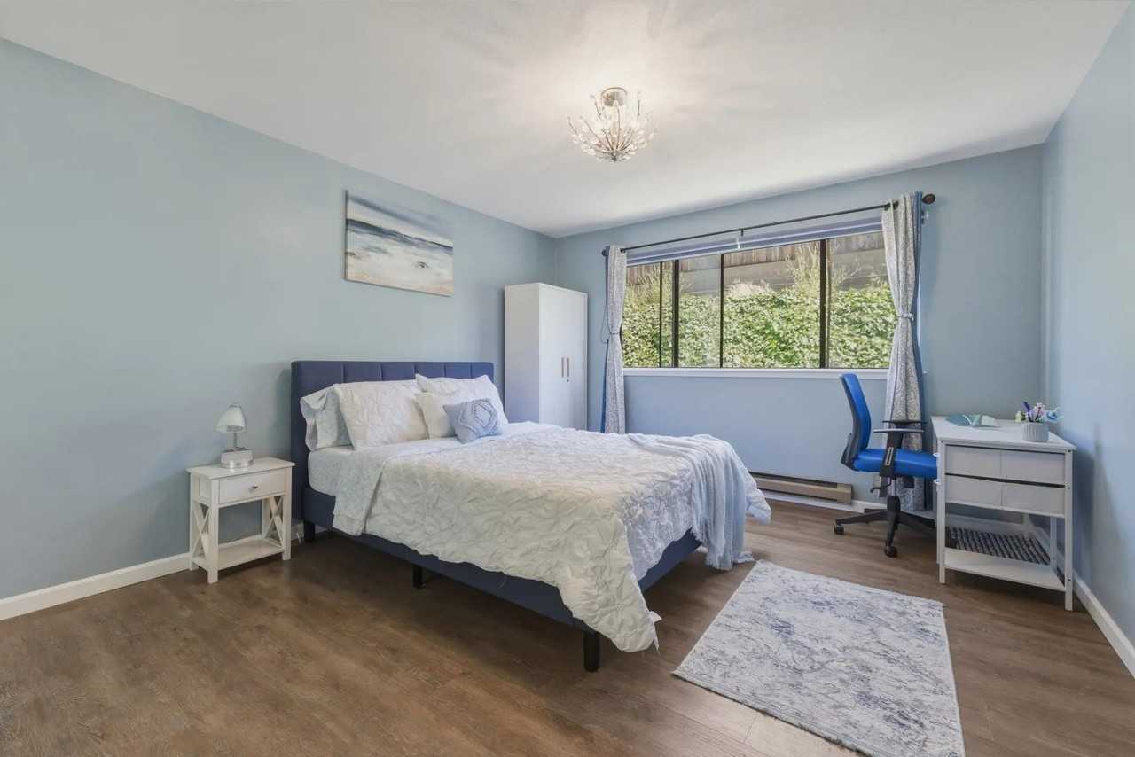 2500 Miramar Ave #201 - Photo 4 of 11
