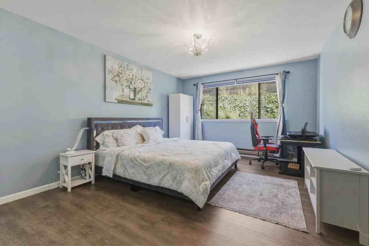 2500 Miramar Ave #201 - Photo 7 of 11
