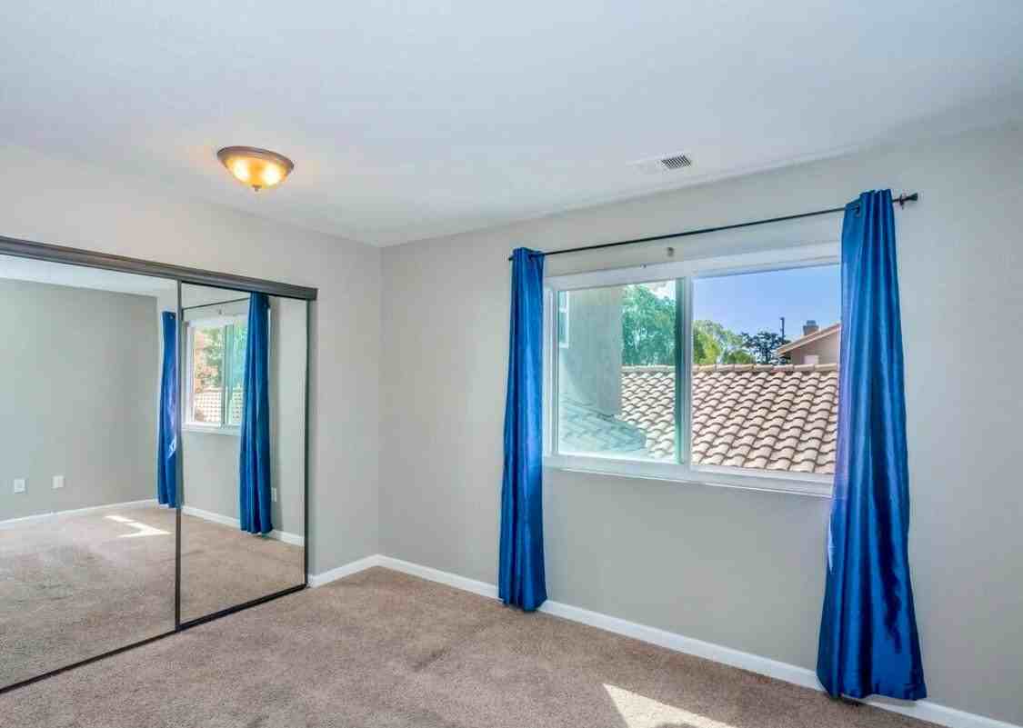 1370 Palomar Pl - Photo 2 of 12