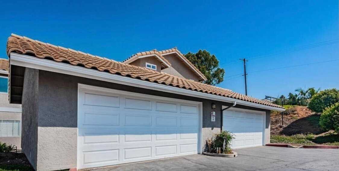 1370 Palomar Pl - Photo 3 of 12