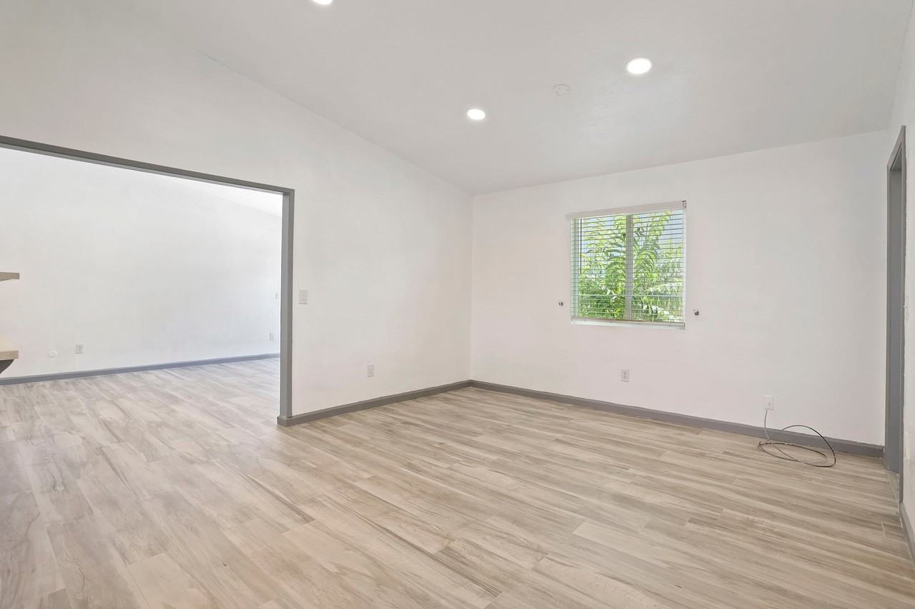 7086 Plymouth Rd - Photo 4 of 25