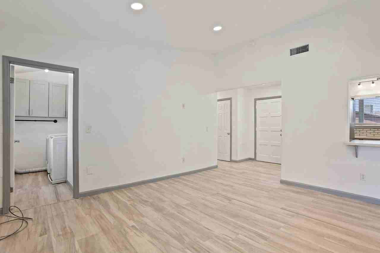 7086 Plymouth Rd - Photo 5 of 25