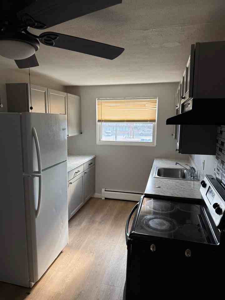 144 George St #4 - Photo 2 of 14