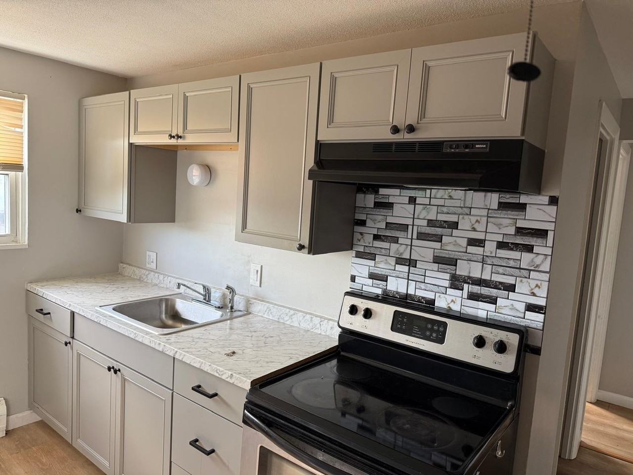 144 George St #4 - Photo 3 of 14