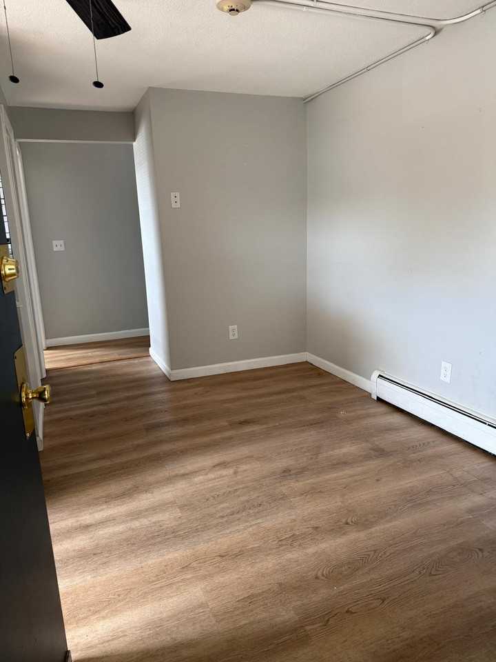 144 George St #4 - Photo 5 of 14