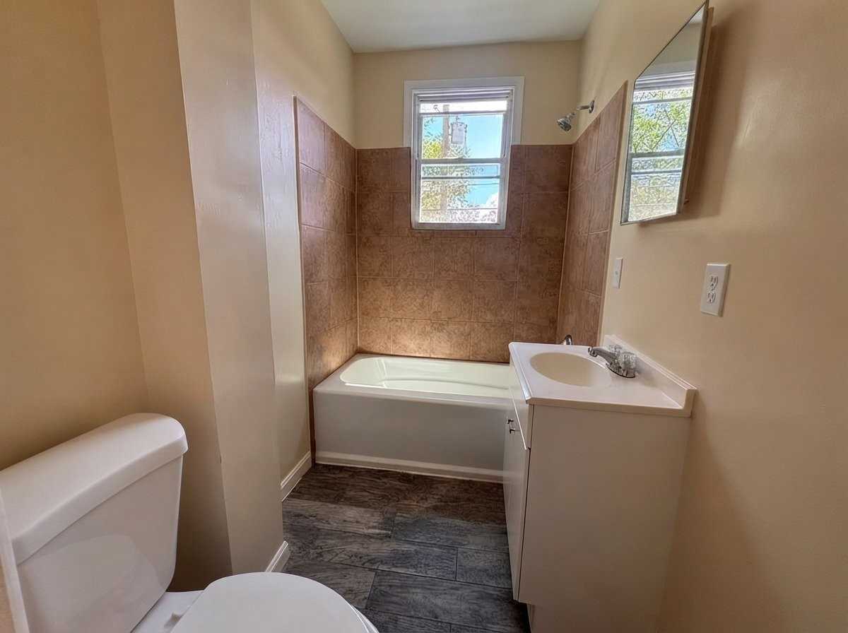 810 Alabama Ave Se - Photo 5 of 10