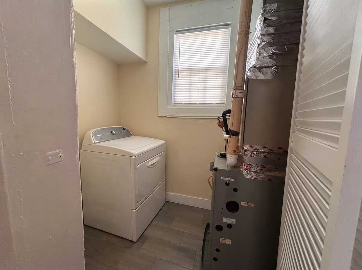 810 Alabama Ave Se - Photo 6 of 10