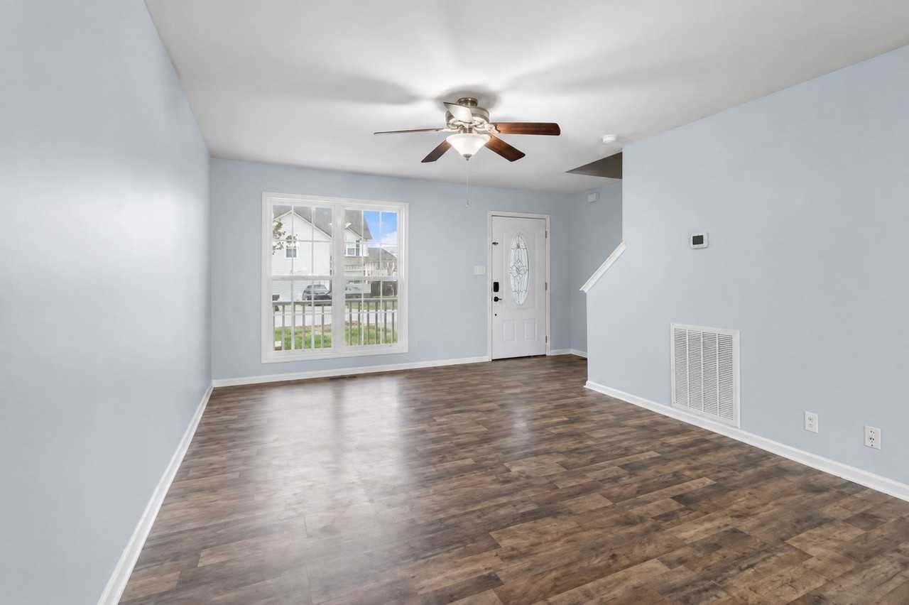 624 S Cavalcade Cir - Photo 3 of 14