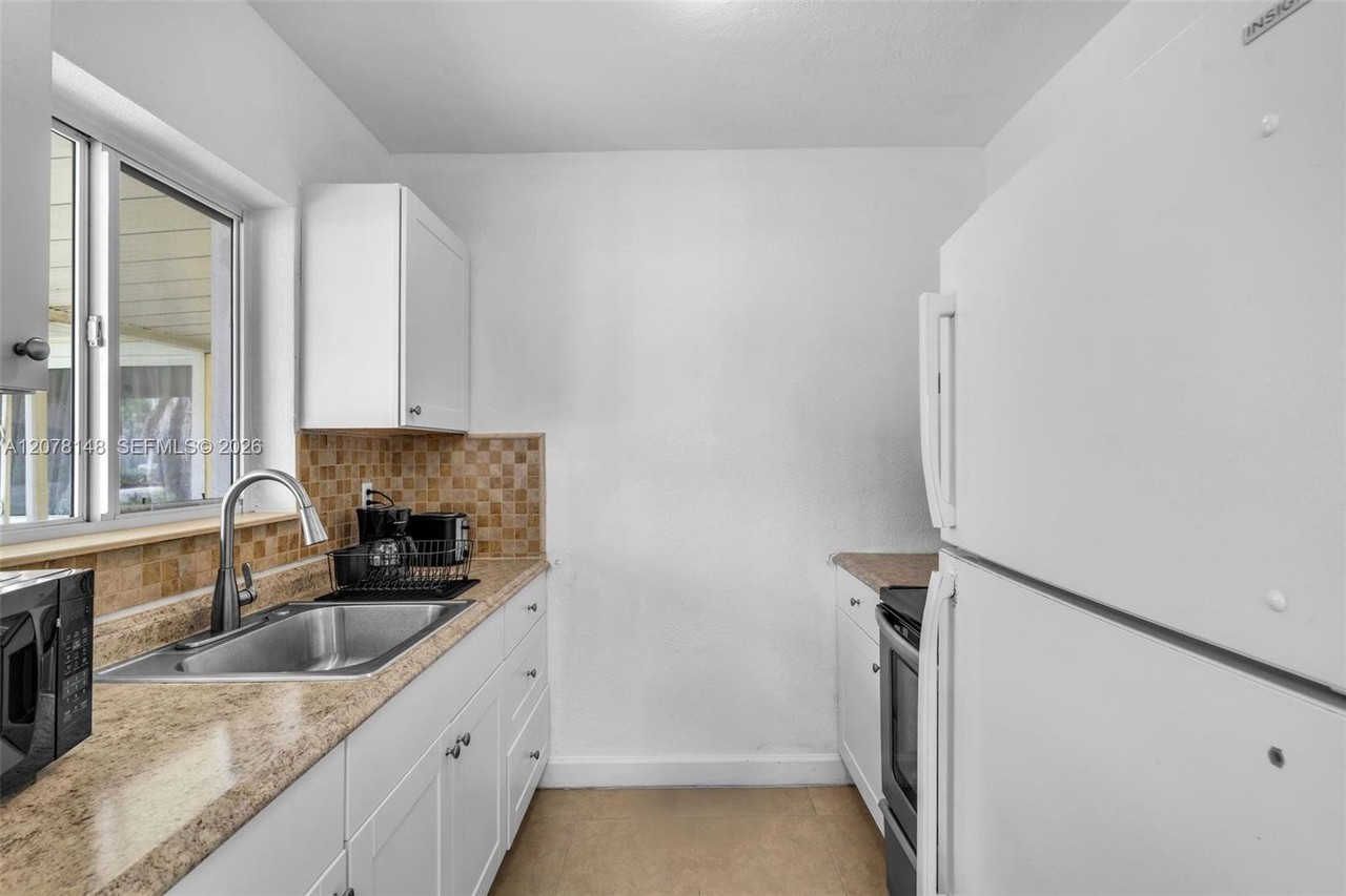 1021 Nw 23rd Ave #1021 - Photo 7 of 11