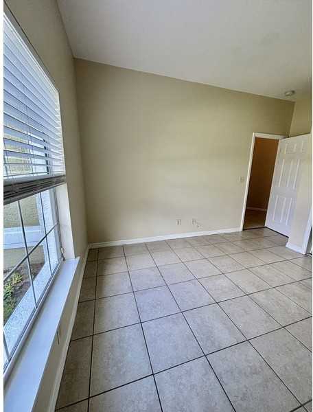 830 Sw 47th Ter - Photo 7 of 34