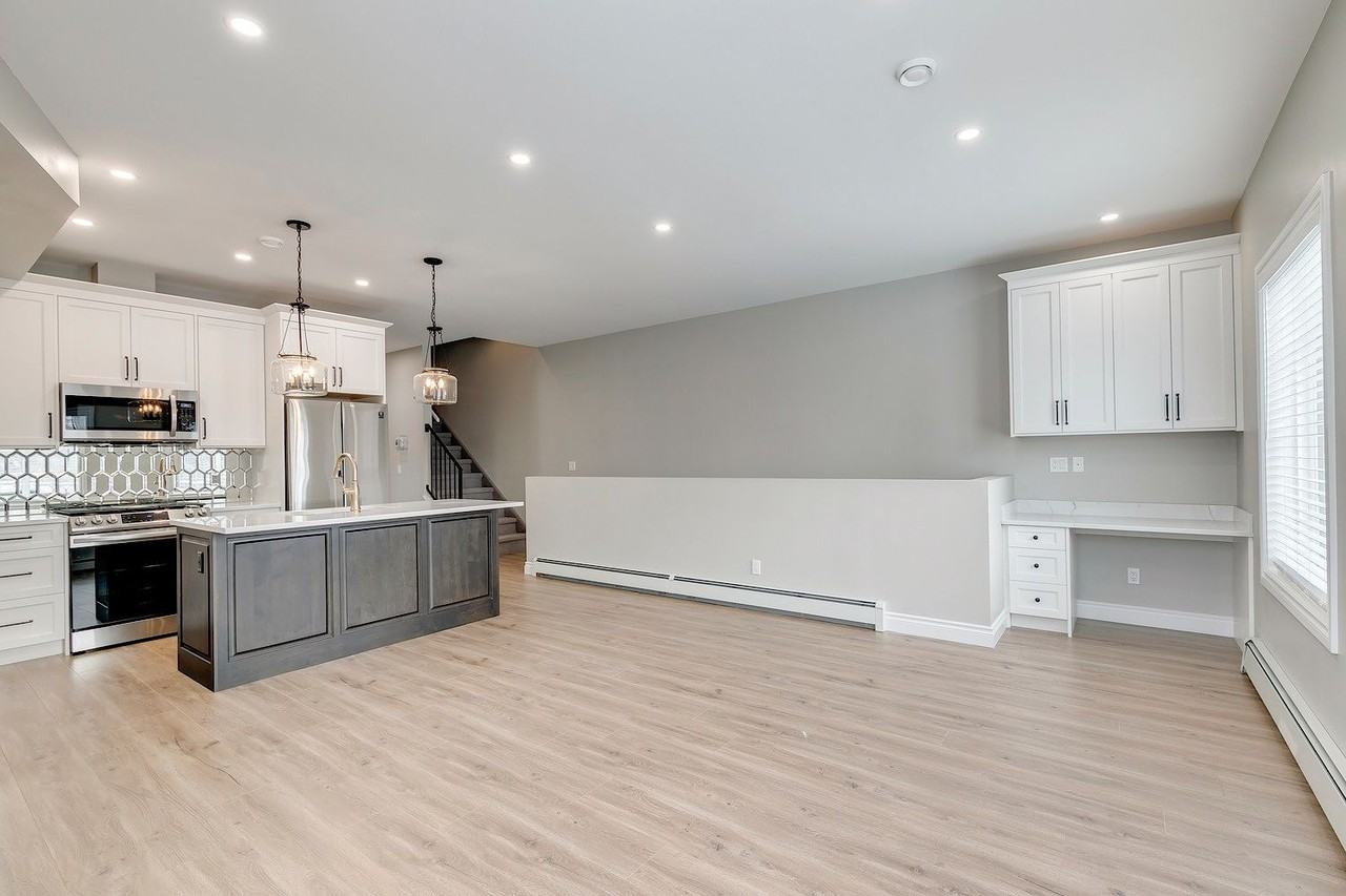 232 - 232 20 Ave Nw - Photo 4 of 16