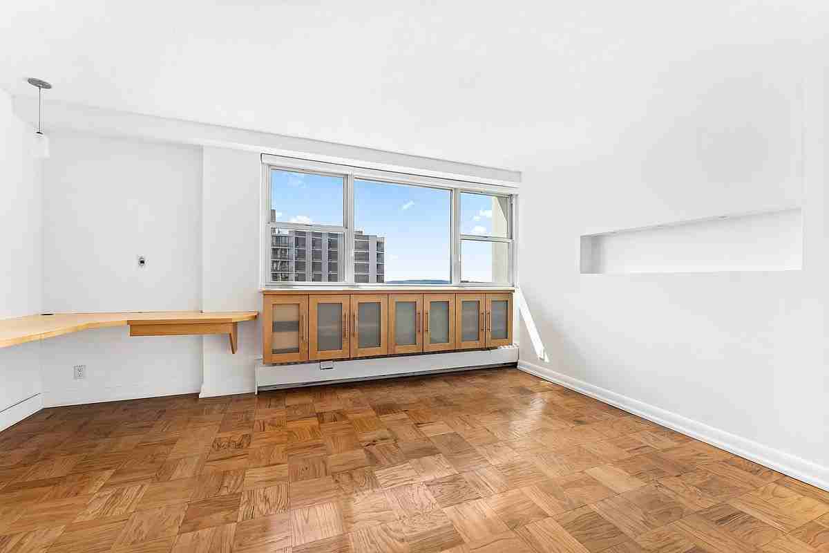75 Henry St #18P - Photo 3 of 9