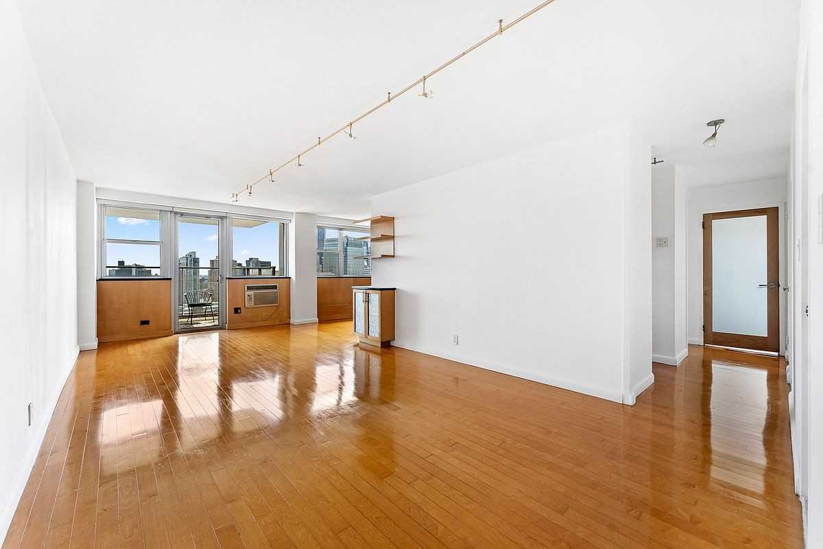 75 Henry St #18P - Photo 4 of 9