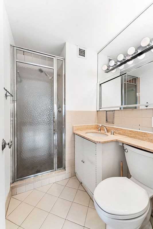 75 Henry St #18P - Photo 6 of 9