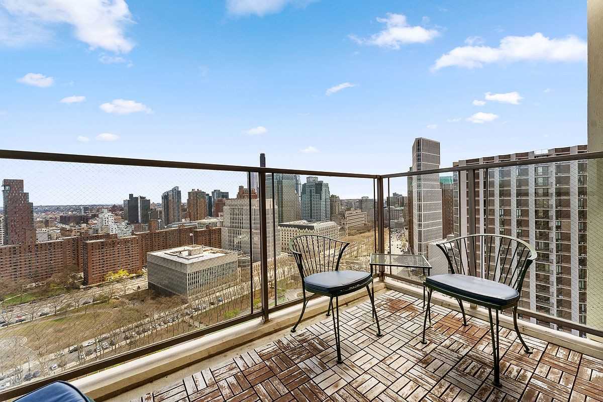 75 Henry St #18P - Photo 7 of 9