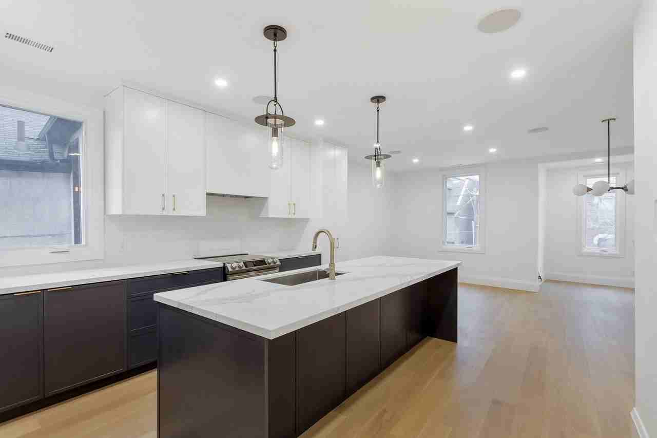 499 Queen St E - Photo 3 of 17