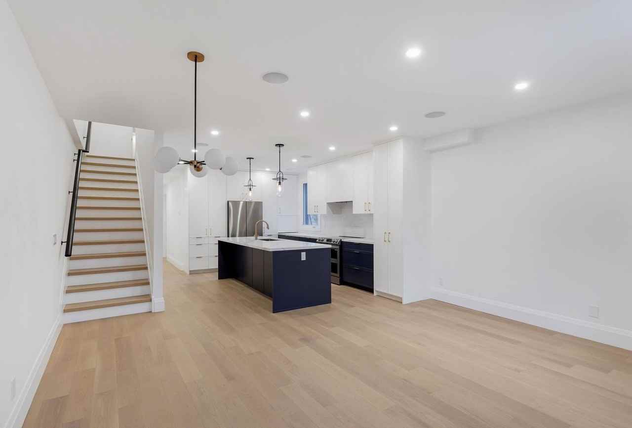 499 Queen St E - Photo 7 of 17
