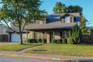 featured image of 2711 W Bishop Dr