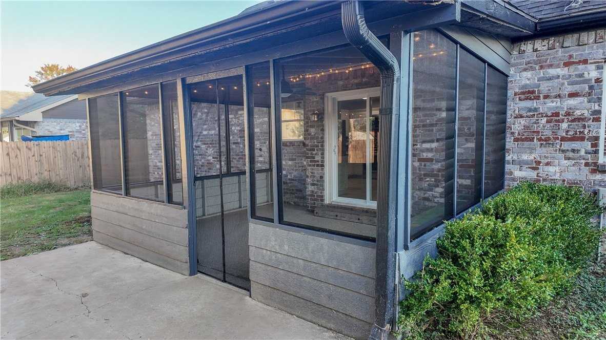 2711 W Bishop Dr - Photo 3 of 26