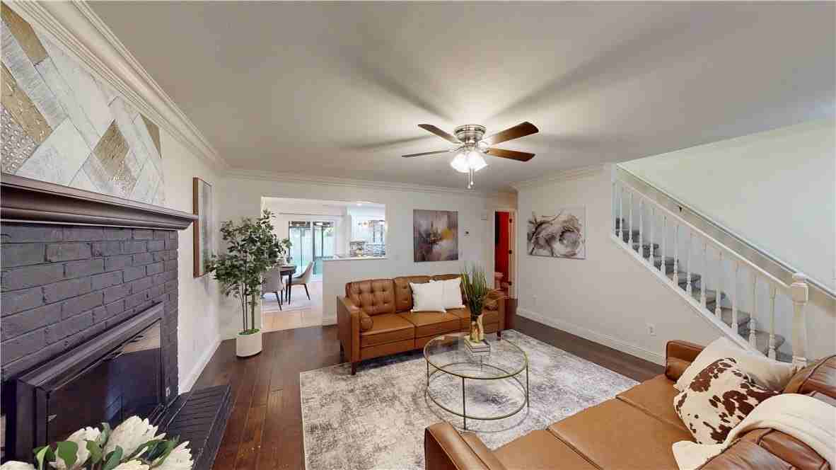 2711 W Bishop Dr - Photo 5 of 26