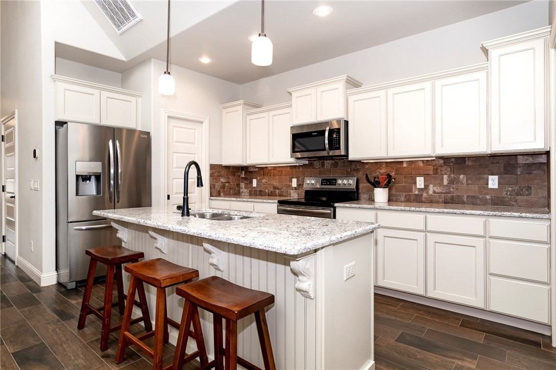 1706 Sw Riverstone Rd - Photo 6 of 26