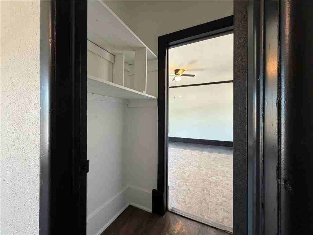 401 E Twin Springs St #6 - Photo 6 of 13
