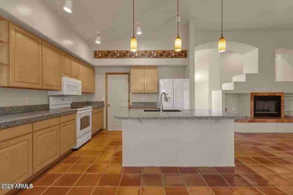 3001 E Redfield Rd - Photo 7 of 24
