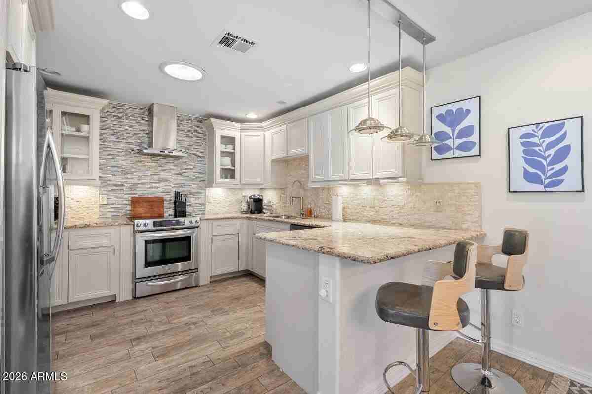 1716 W Berridge Ln - Photo 4 of 16