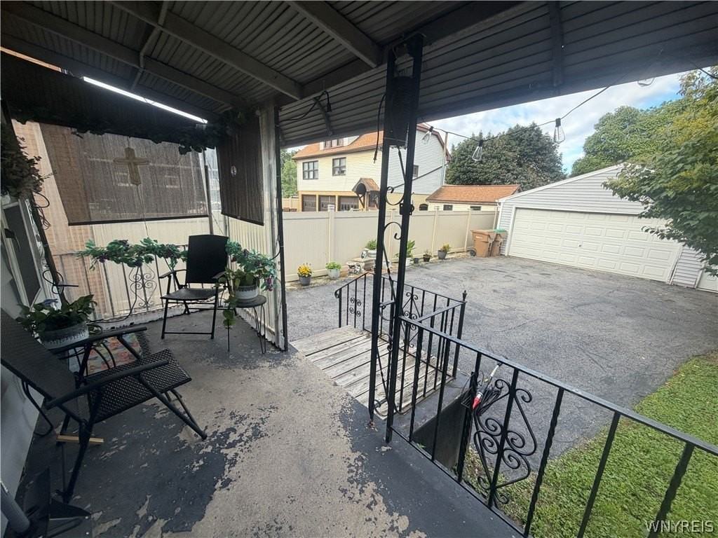 94 Reo Ave - Photo 7 of 19
