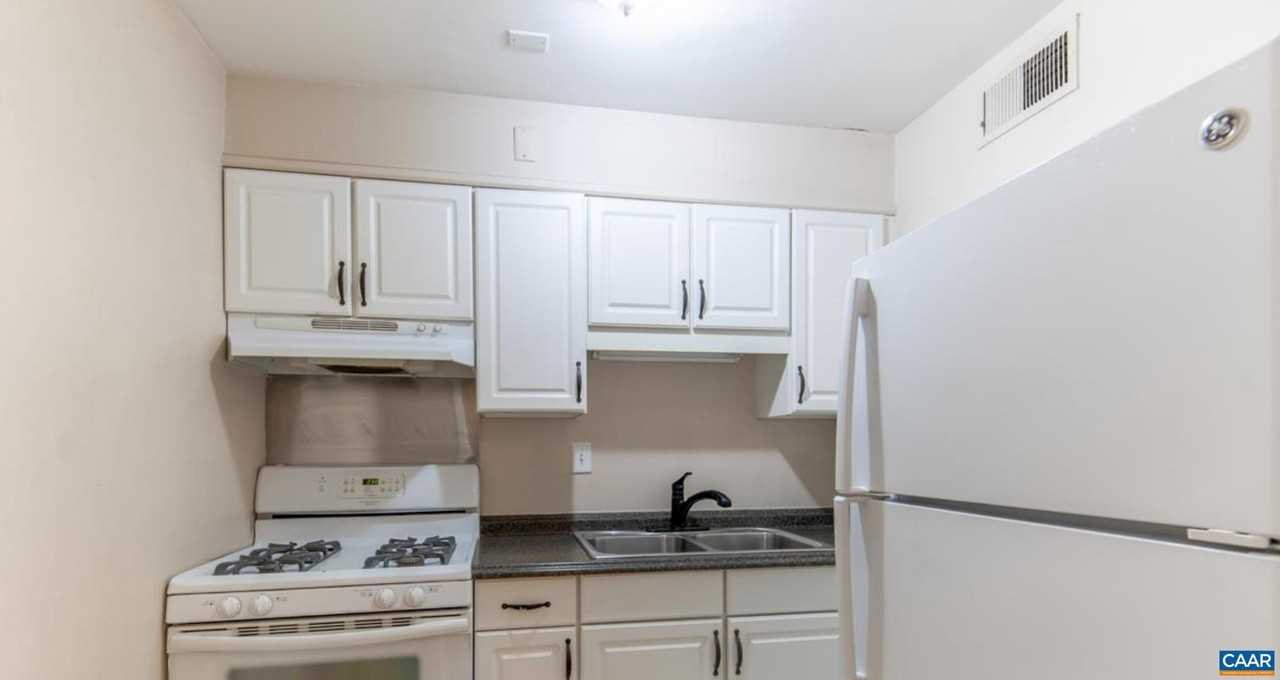 2527 Hydraulic Rd #51 - Photo 5 of 10
