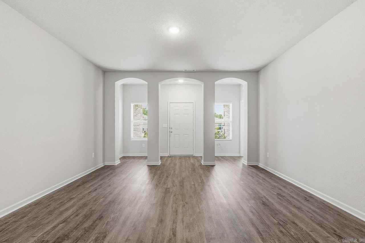 1110 Rockwell Dr - Photo 2 of 16