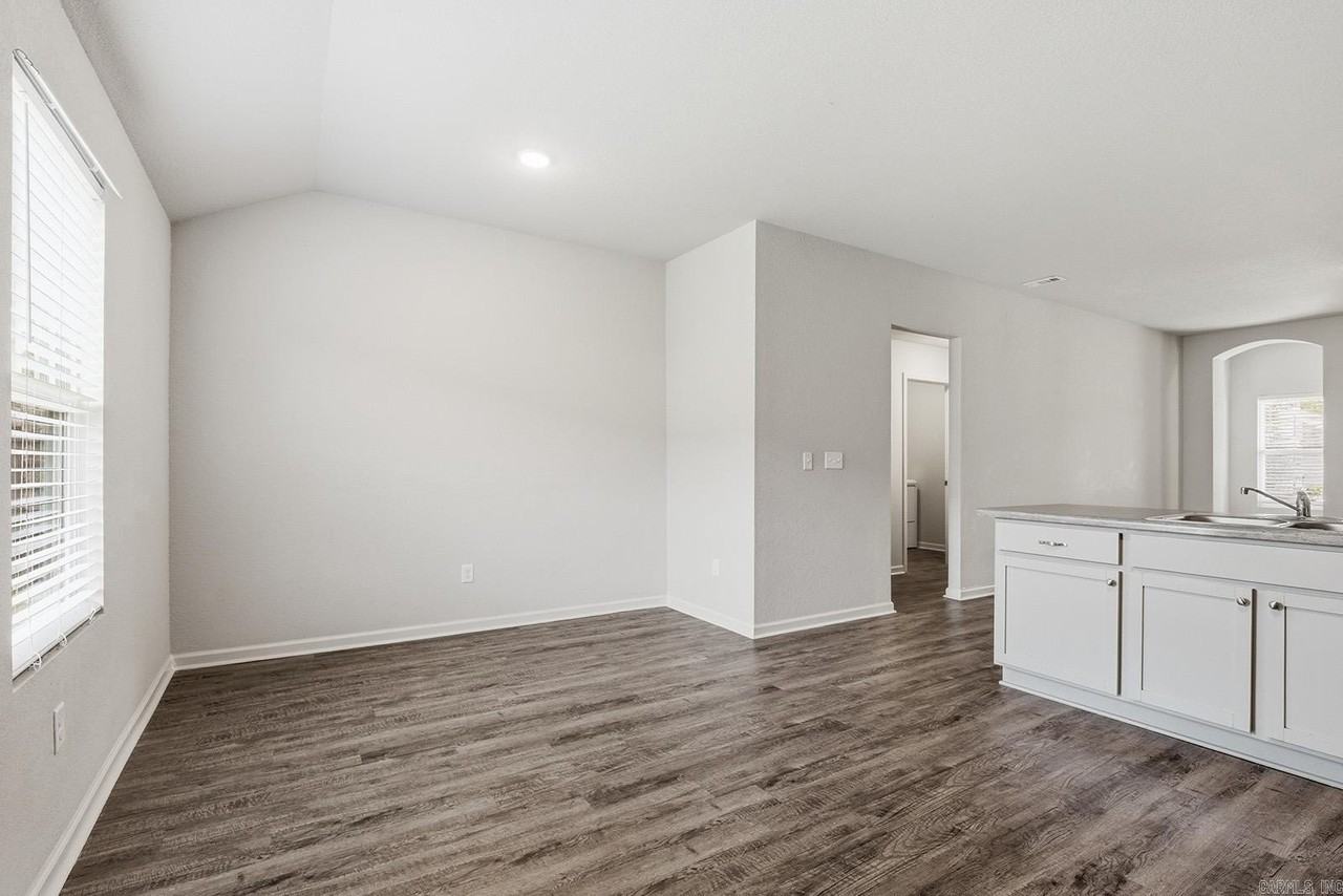 1110 Rockwell Dr - Photo 6 of 16