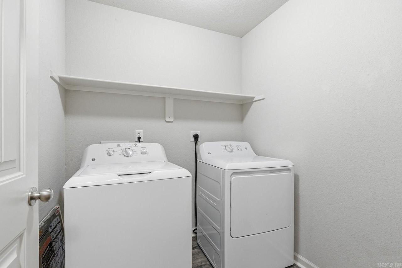 1110 Rockwell Dr - Photo 7 of 16