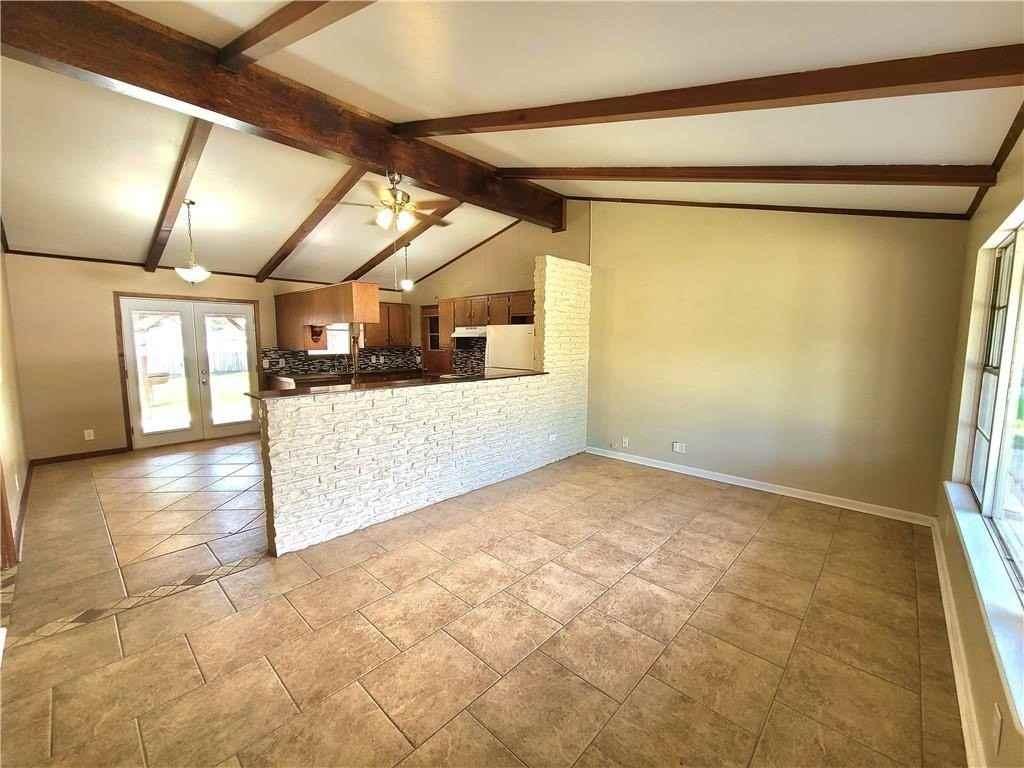 1305 Dallas St - Photo 3 of 17