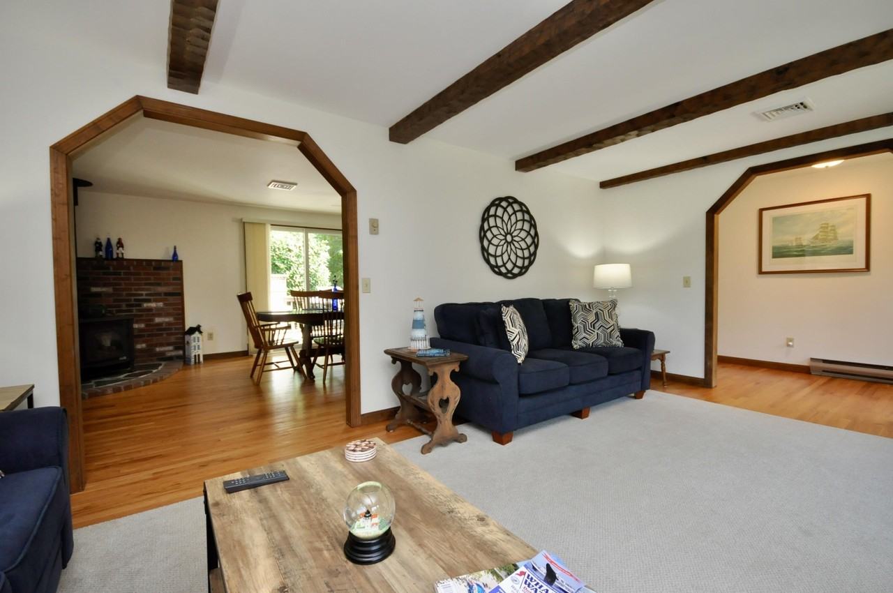 34 Dale Dr - Photo 5 of 19