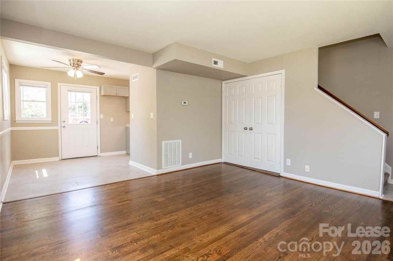 318 Highland St #11 - Photo 4 of 10