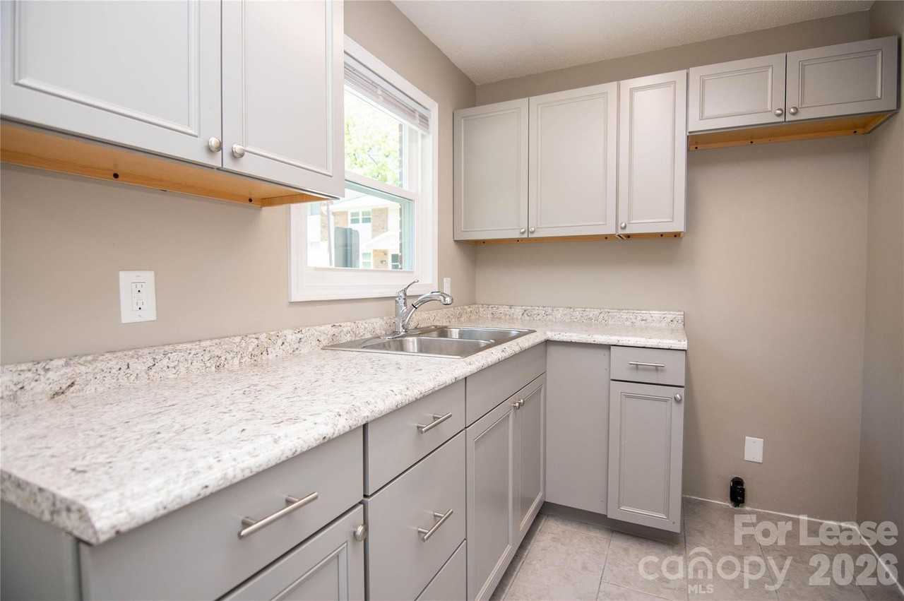 318 Highland St #11 - Photo 6 of 10