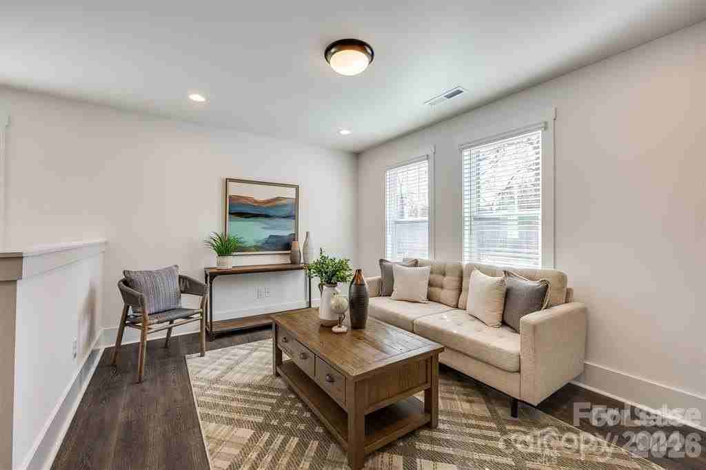 1241 Eastway Dr - Photo 7 of 18