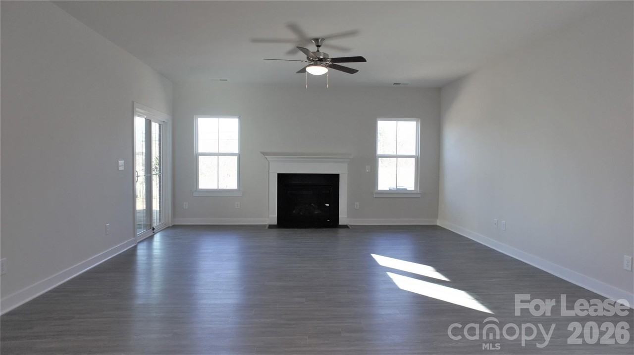 8340 Bretton Woods Dr - Photo 4 of 28