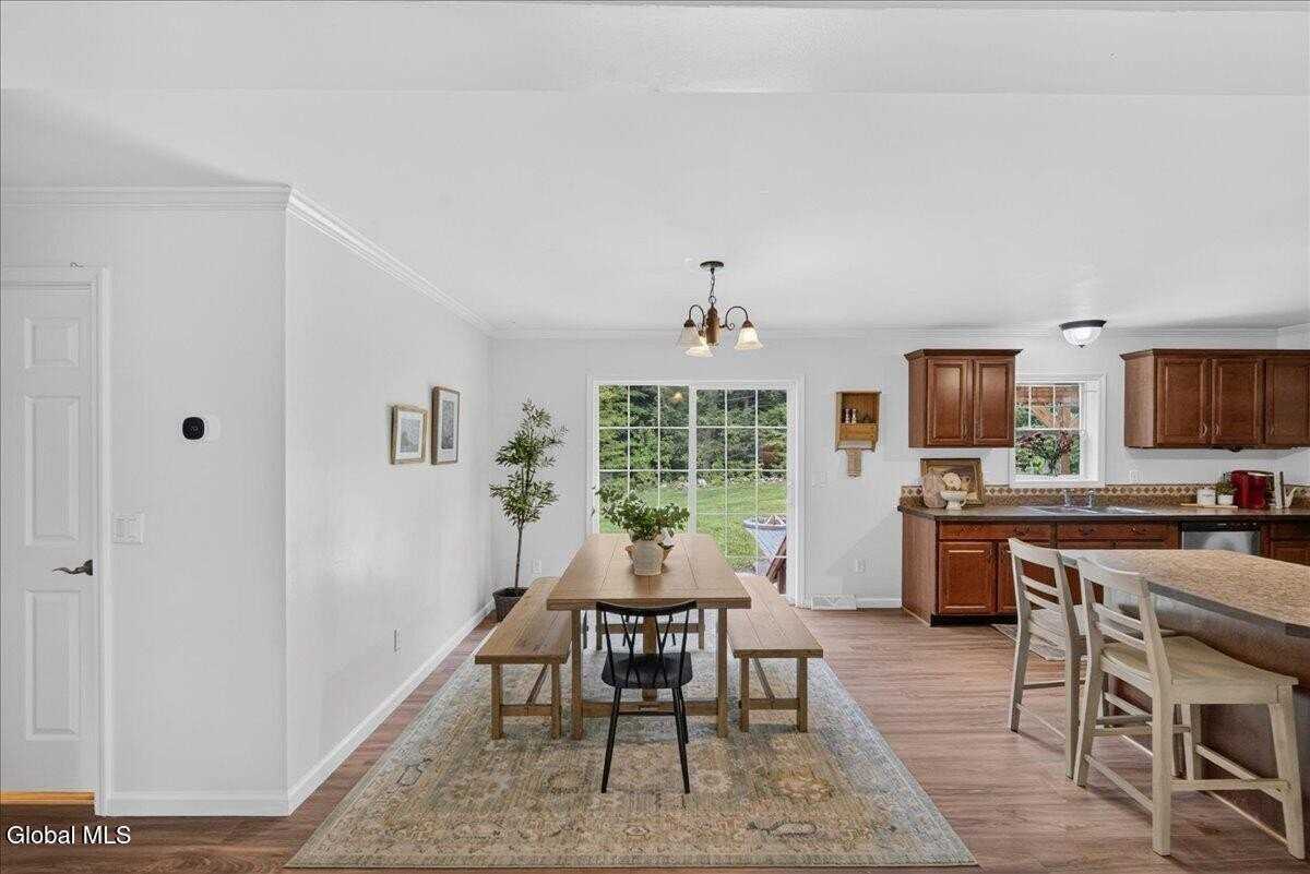 209 N Greenfield Rd - Photo 4 of 26