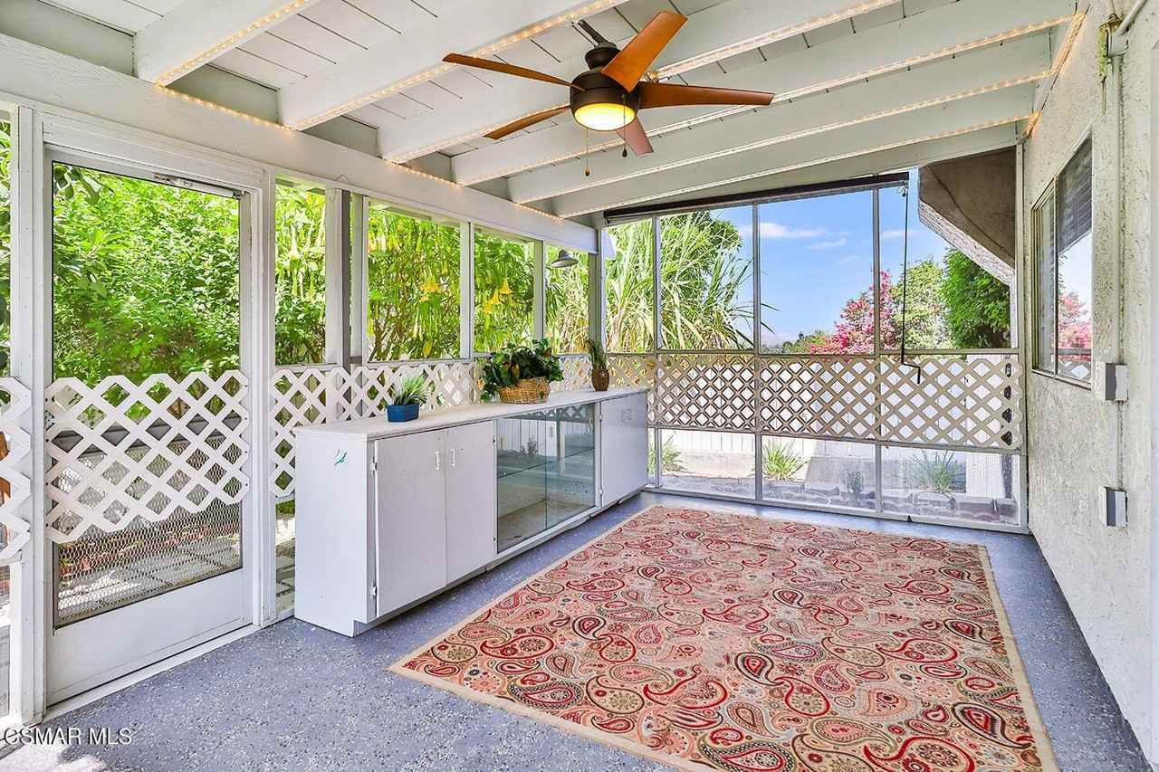 125 Pepper Rd - Photo 4 of 9